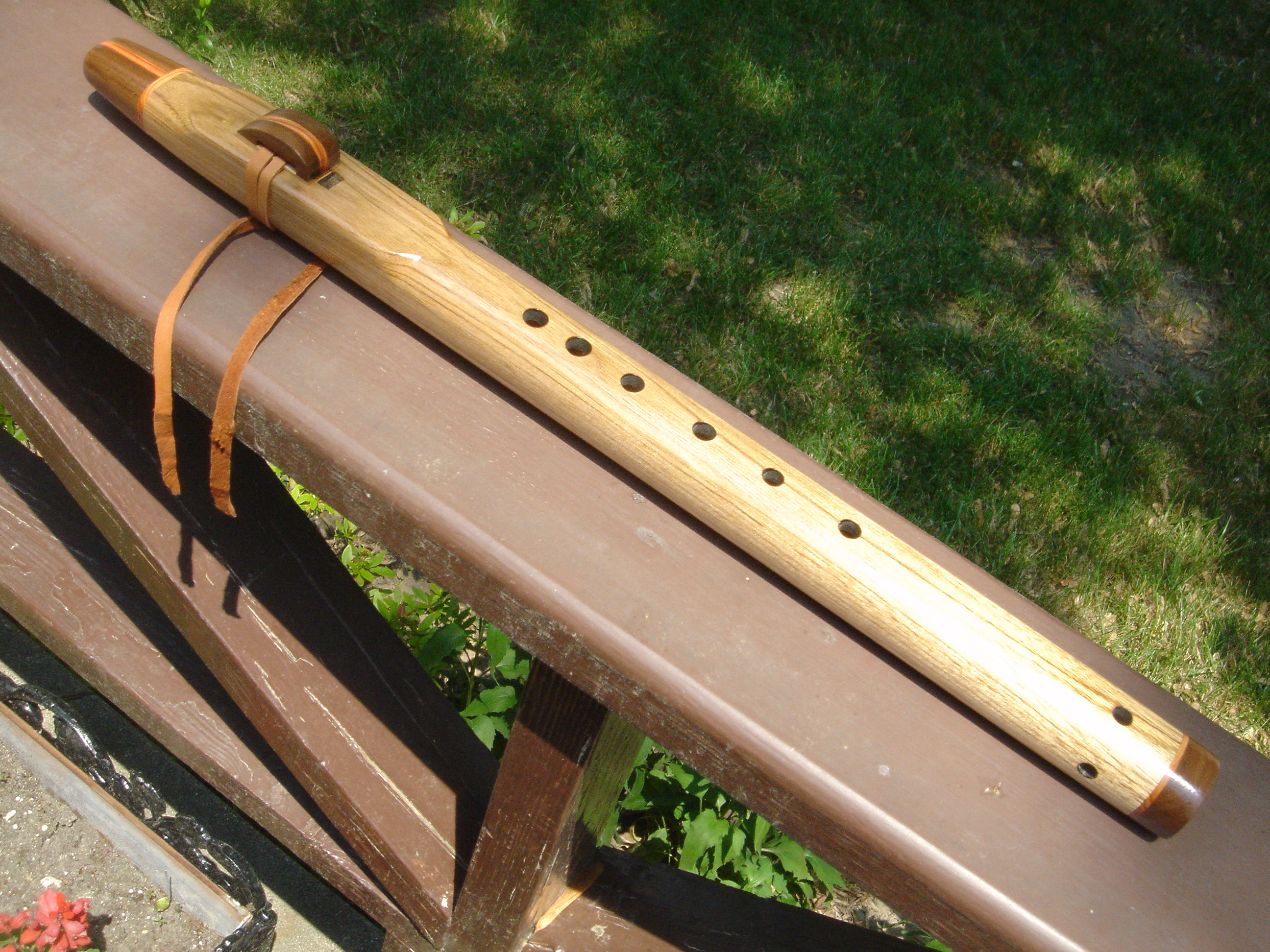 Woodland Style Native American flute in the key E Minor | Native